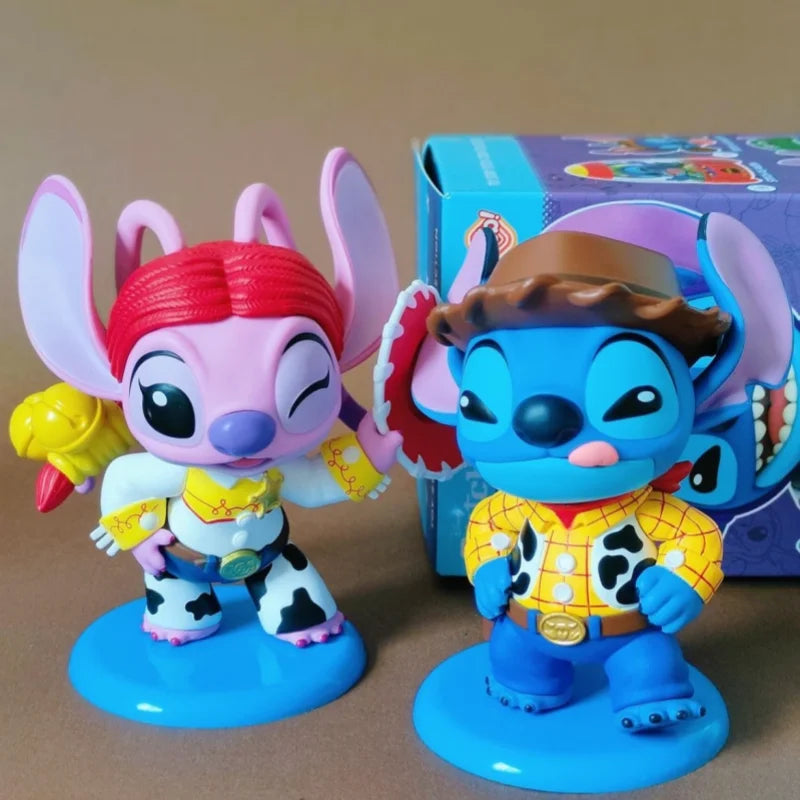 Coffret de 8 figurines surprises Stitch - Costumes Toy Story