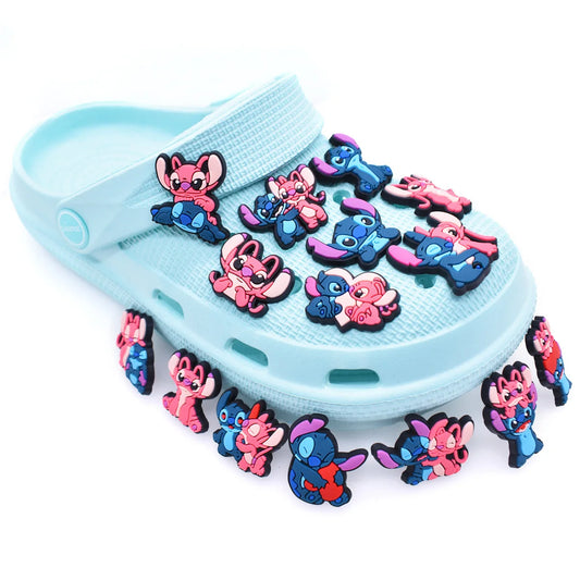 Lot de 15 décorations chaussures Stitch et Angel - Motifs Colorés