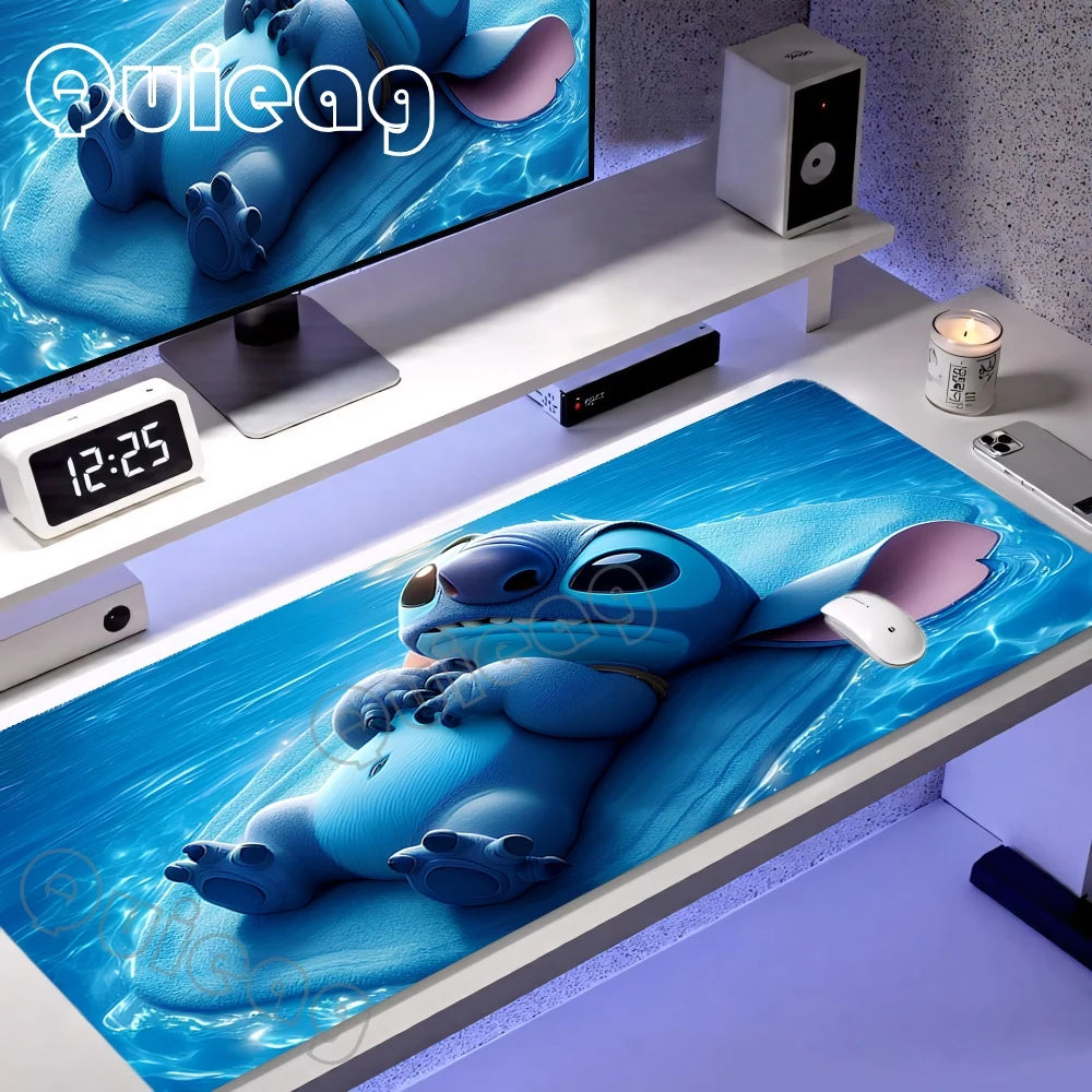 Tapis de souris Stitch - Allongé sur une Planche Bleue