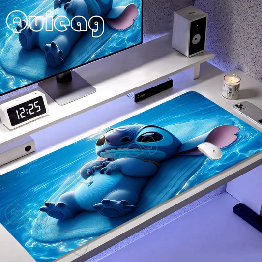 Tapis de souris Stitch - Allongé sur une Planche Bleue