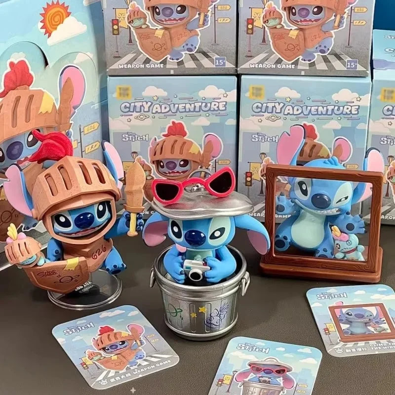 Figurine Stitch - Visière Bleue et Ordinateur