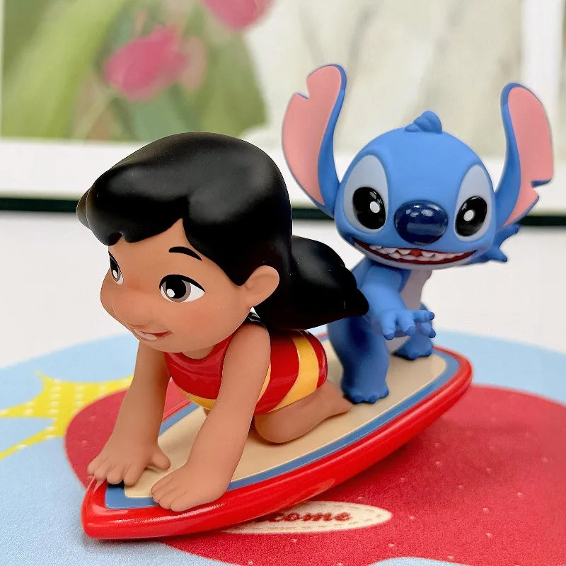 Figurine Lilo et Stitch - Duo sur une Planche de Surf